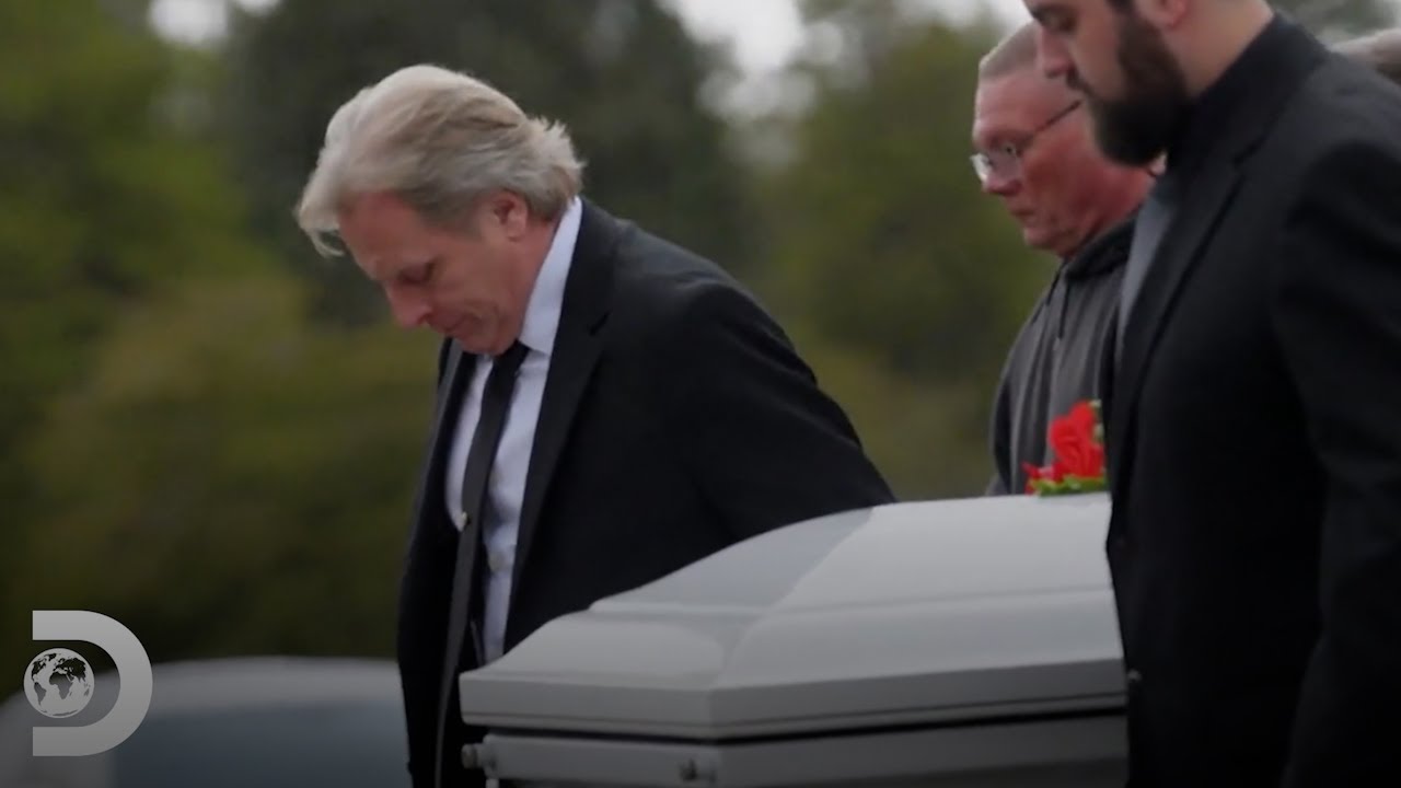 O capitão de um barco de pesca sofre a morte de sua mãe | Pesca Mortal | Discovery Brasil