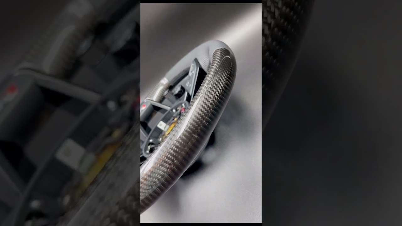 Auto R8 Carbon steering wheel #audi #audiclub #audir8 #audir8v10 #audir8v10plus #audipower #shots