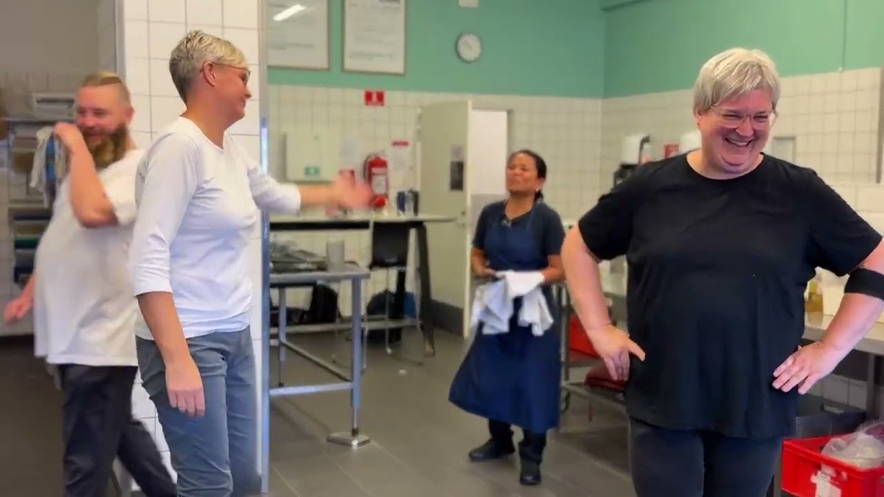 EUV: Mød ernæringsassistenteleverne Suheir, Anja og Dina