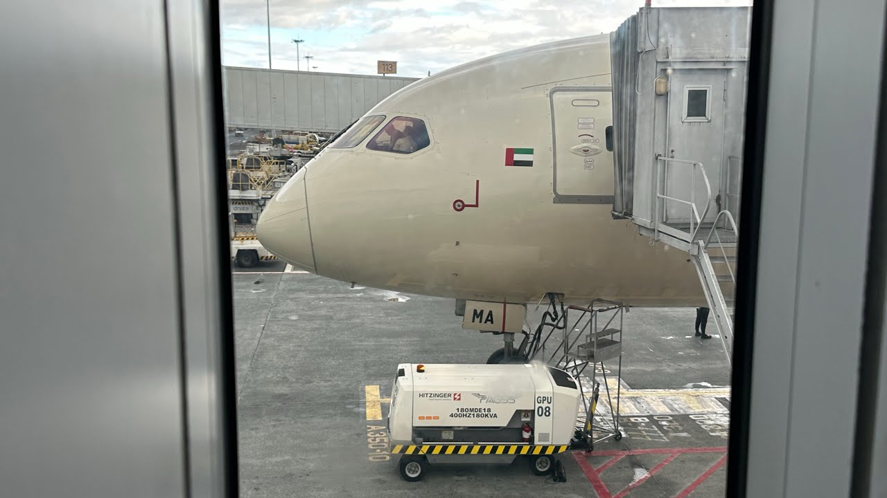 [24 DEC 23] Etihad Airways EY424 B787-10 Arrival into Manila (including holding delays)