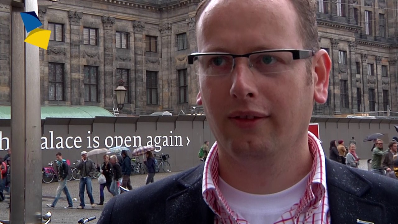 Evangelisatie op de Dam in Amsterdam (archiefbeeld 11-06-2011)