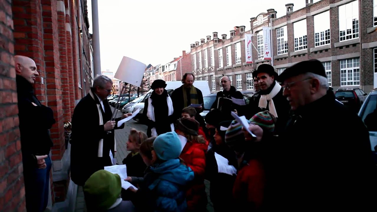 Buurtcomit&eacute; Den Hermelijn zingt Nieuwjaar (2) HD