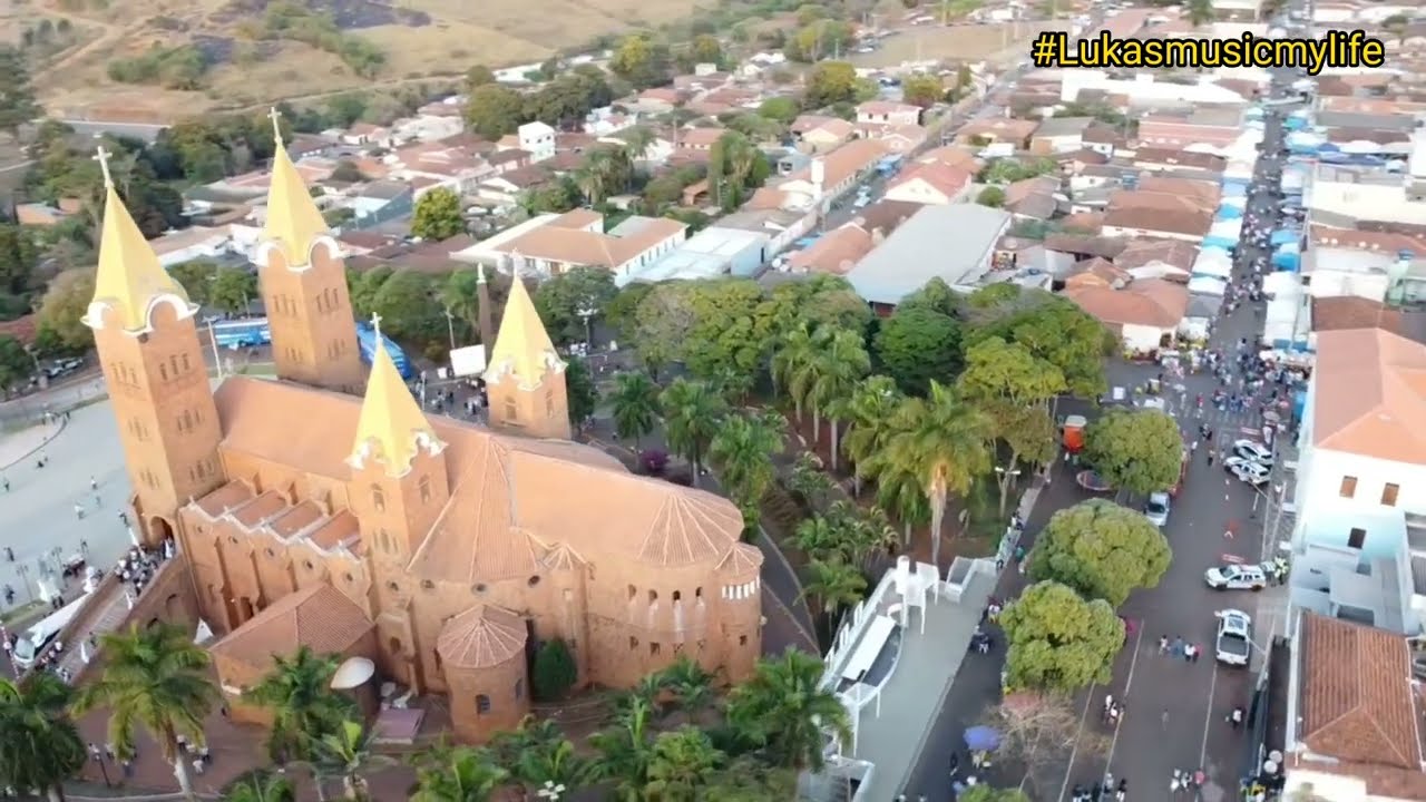Hino de Nossa Senhora da Abadia - Vôo em Romaria festa de agosto