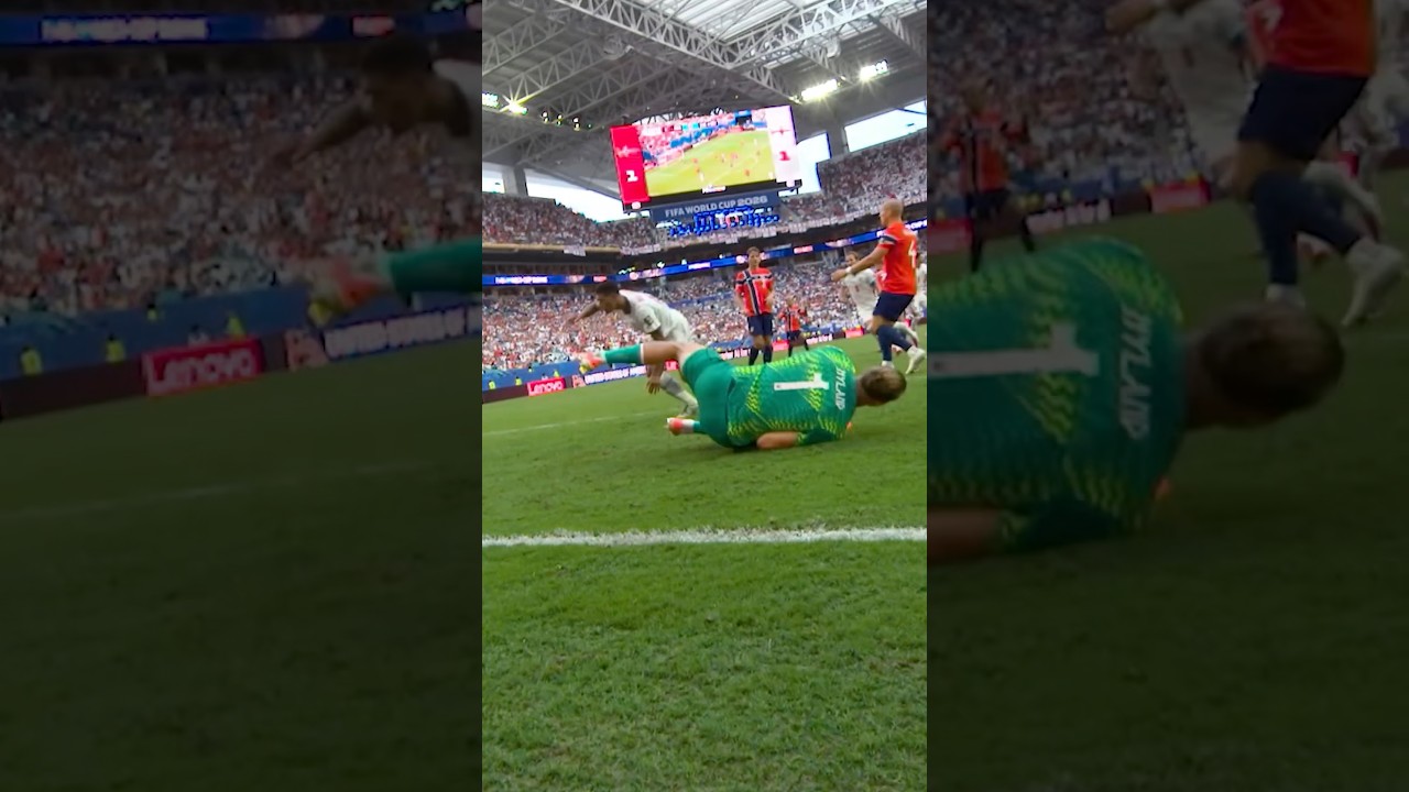 Bellingham scores the winner for England against Norway. #FIFAWorldCupOnYT