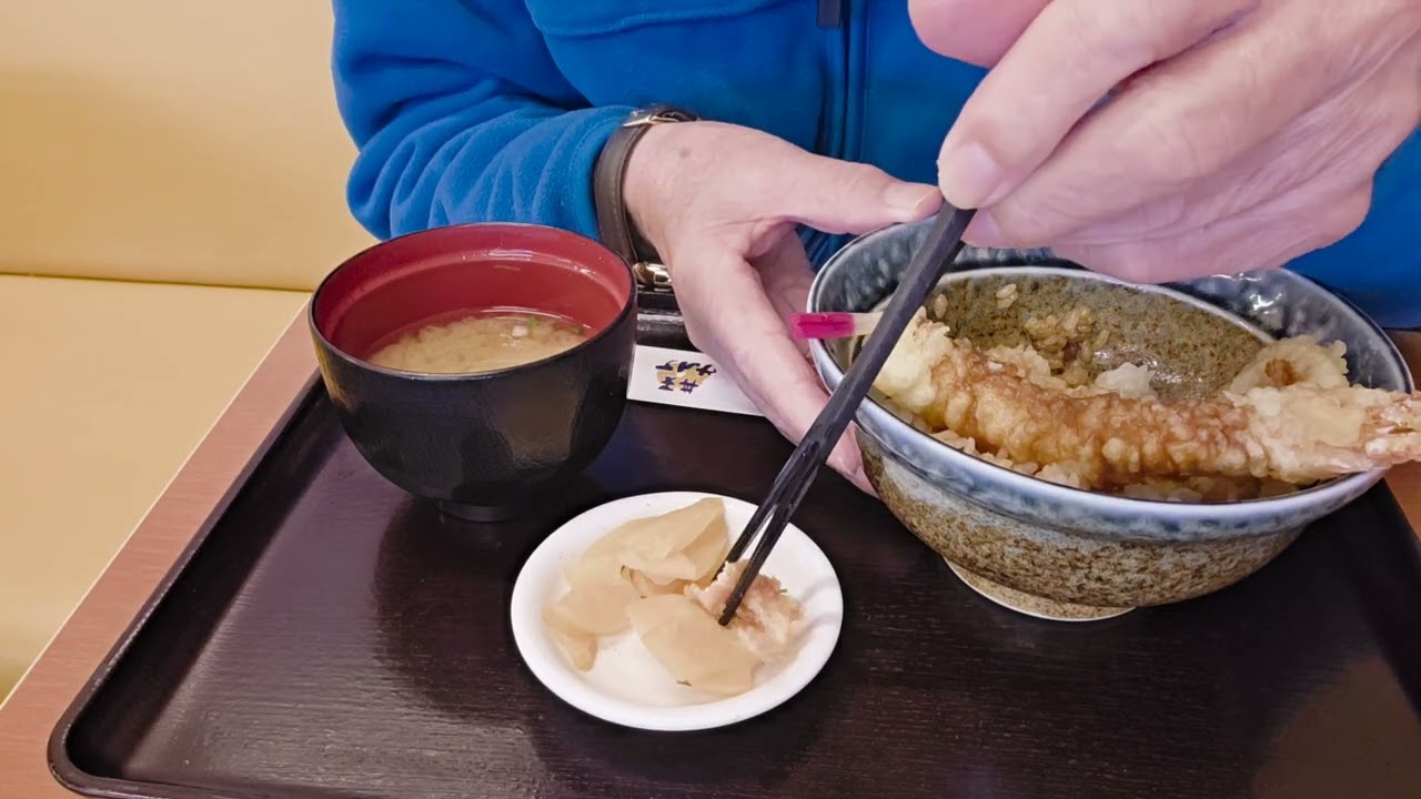 #新春鯛づくし天丼　鯛づくし天丼　１８８０円　大海老天、真鯛、金目鯛、レンコ鯛天、レンコン、ハジカミ　天丼揚がる、揚げる　大垣市寺内町　てんや大垣店