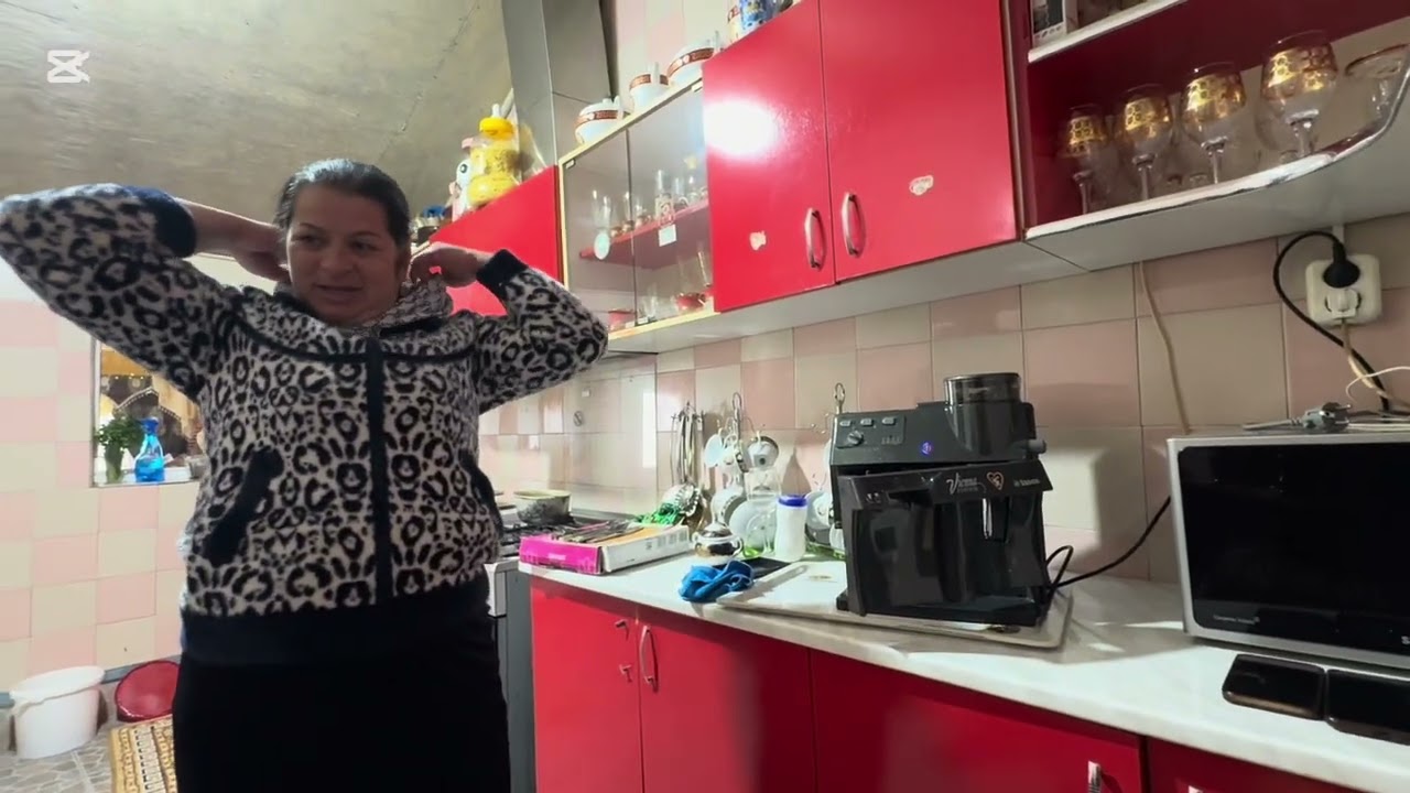 Mă dus să-i duc ceva lui pana de la Strehaia 