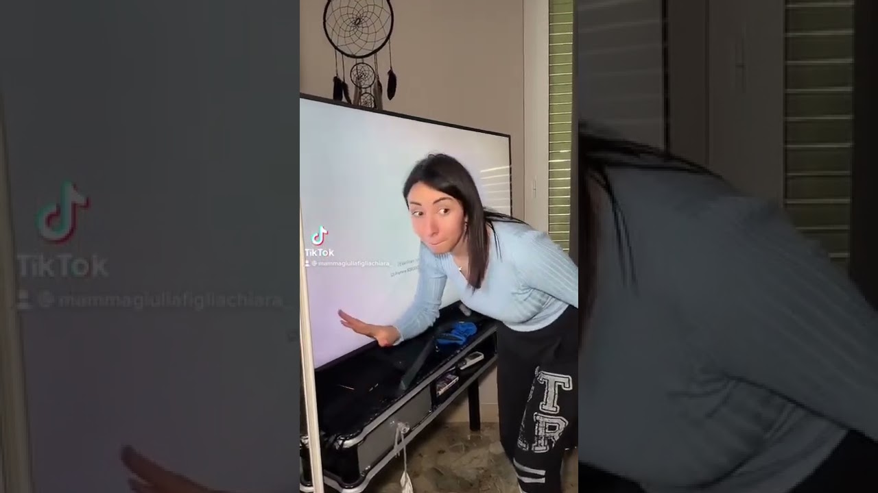 Mammagiulia gioca ai videogiochi con Figliachiara!  