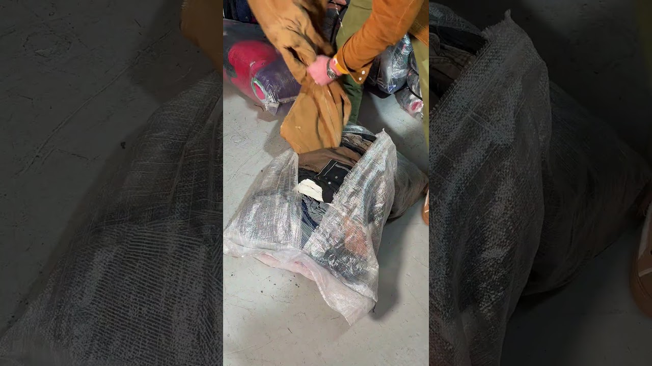 Unboxing 🫣👀 #vintagevera #kilosale #vintageclothes #thrift