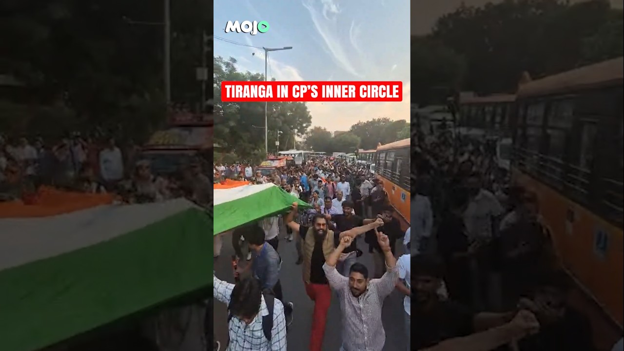CJP VS DELHI POLICE | Protesters March Through Inner Connaught Place Circle With National Flags
