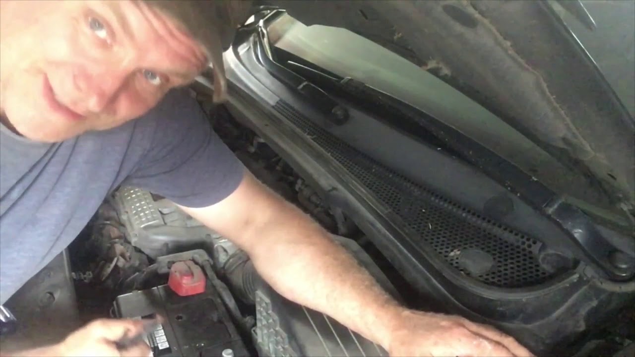 changing the battery in my 2005 honda odyssey