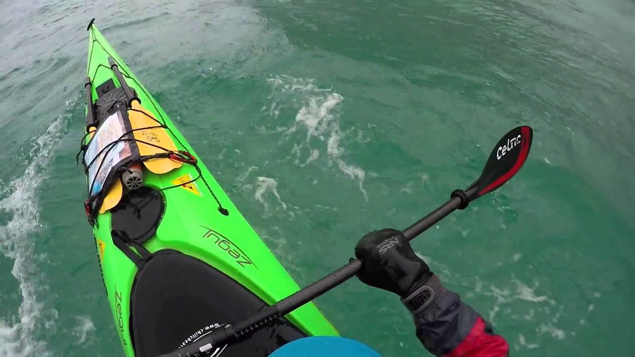 Sea kayaking to Kvalvika, Lofoten