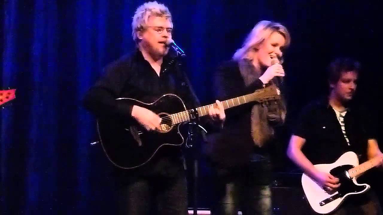 Rene & Erikah Karst - Naar jou (onder zeil)