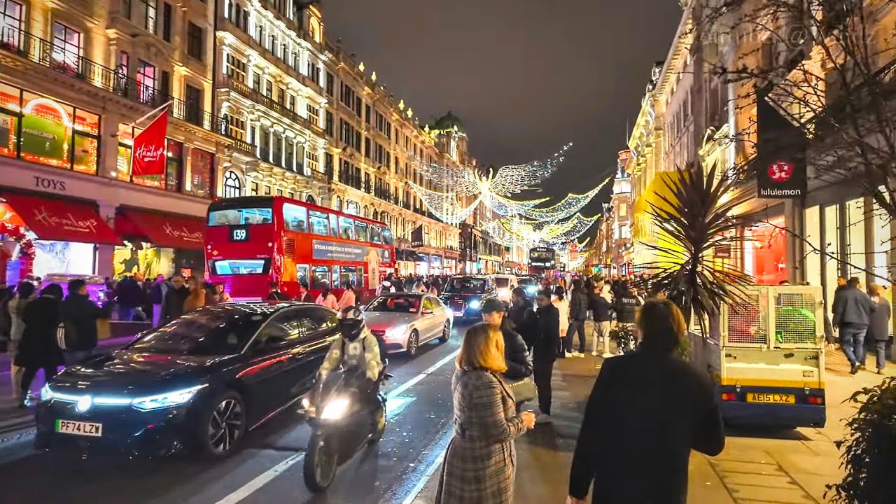 Walking Central London on Christmas Eve