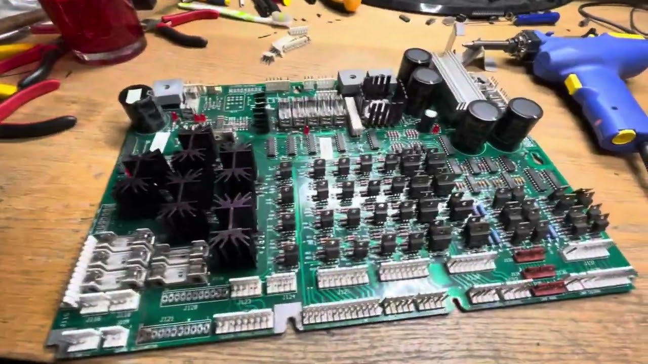 Star trek the next generation pinball board repair. [Swedish]