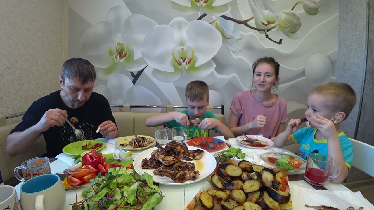 МУКБАНГ ШАШЛЫК НА УГЛЯХ ДЛЯ БОЛЬШОЙ СЕМЬИ | MUKBANG BARBECUE ON COALS FOR A LARGE FAMILY