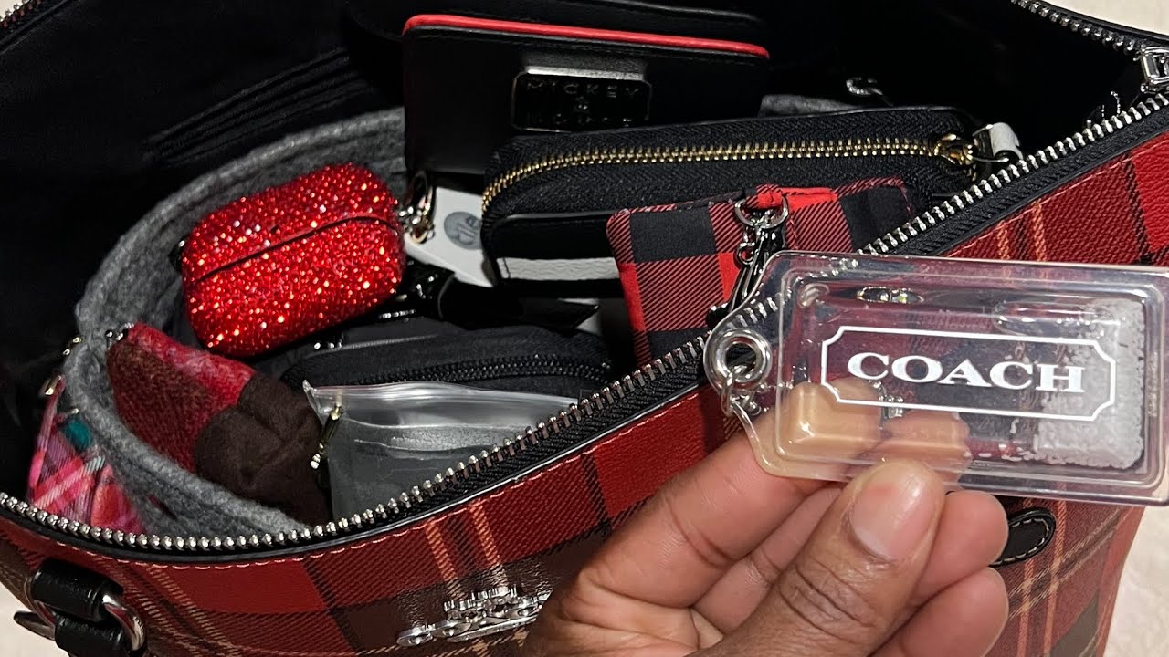 What’s in my Coach Gallery Tote! WIMB