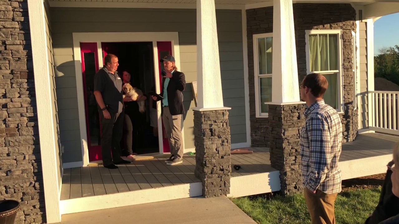 Best Door Approach Ever - 20 people one door