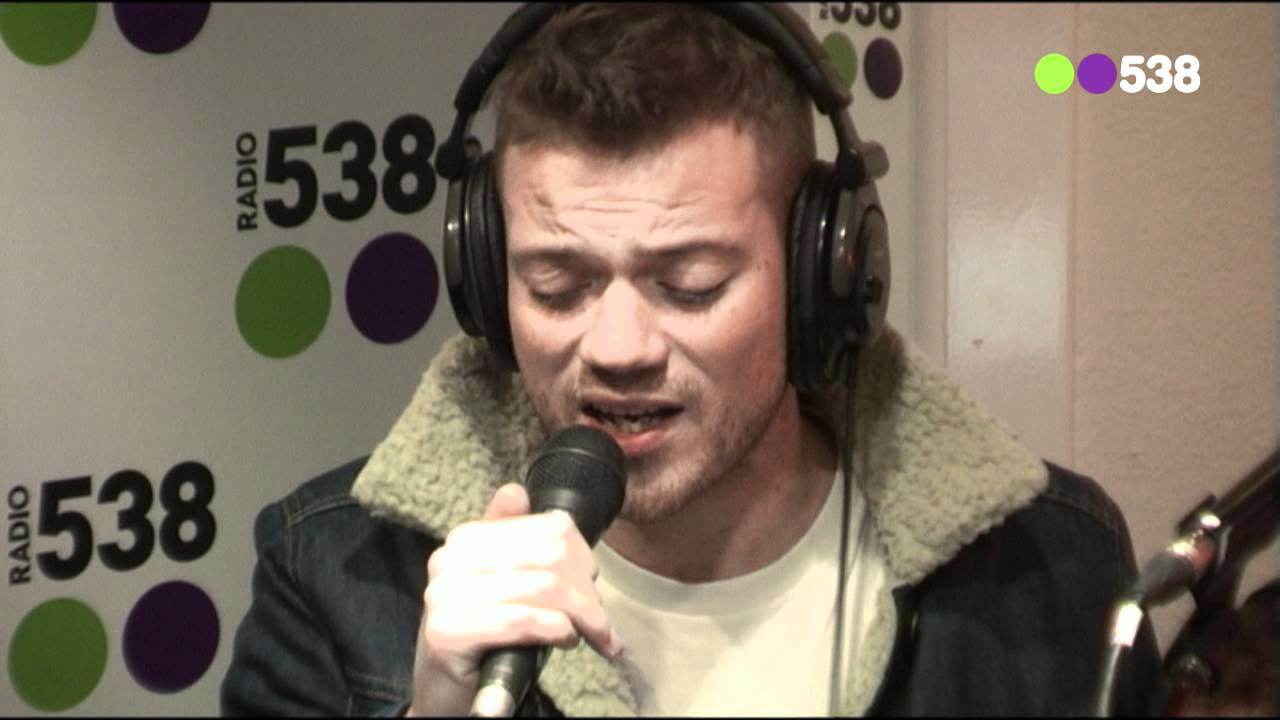 Radio 538: Gers Pardoel & Guus Meeuwis - Ik Neem Je Mee (live bij Evers Staat Op)