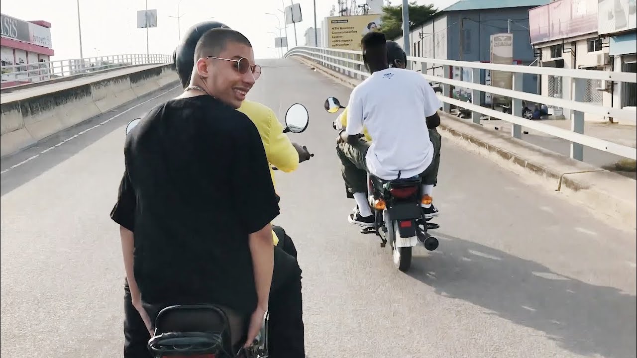 Di-Meh, Slimka et Pink Flamingo s’envolent pour le Bénin après Paléo: épisode 1/4