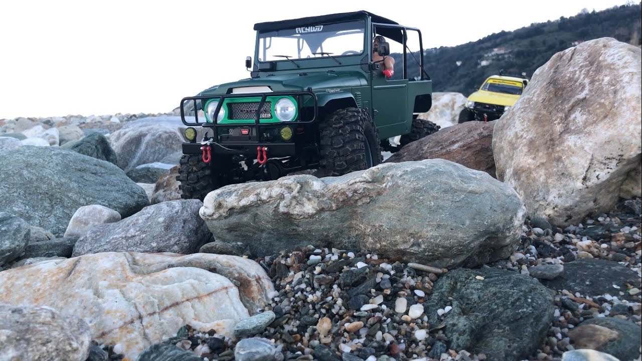 RC4WD RC TF2 & Gelande 2 : Big Rocks And Old Toyota Trucks! 