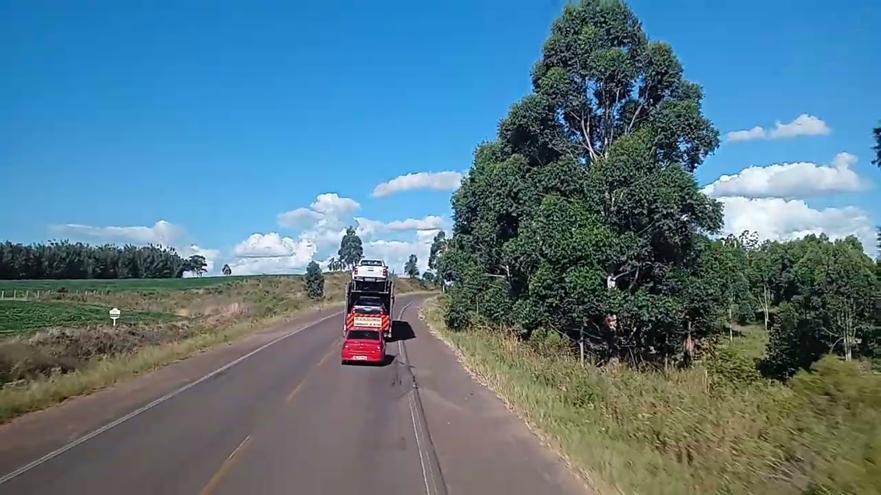 Brasil 🇧🇷 en su interior/por la BR290 tratando de sortear un obstáculo 🚛
