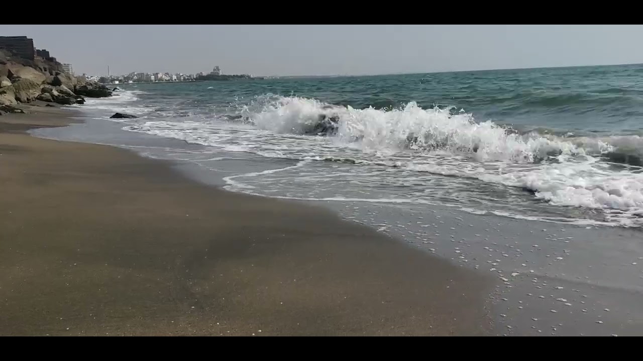 من شواطئ الحديدة بشهر رمضان