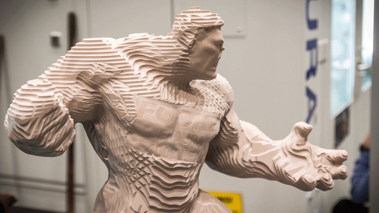 Portalfräsmaschine // Creation of the superhero HULK on our gantry milling machine ENDURA® 410LINEAR