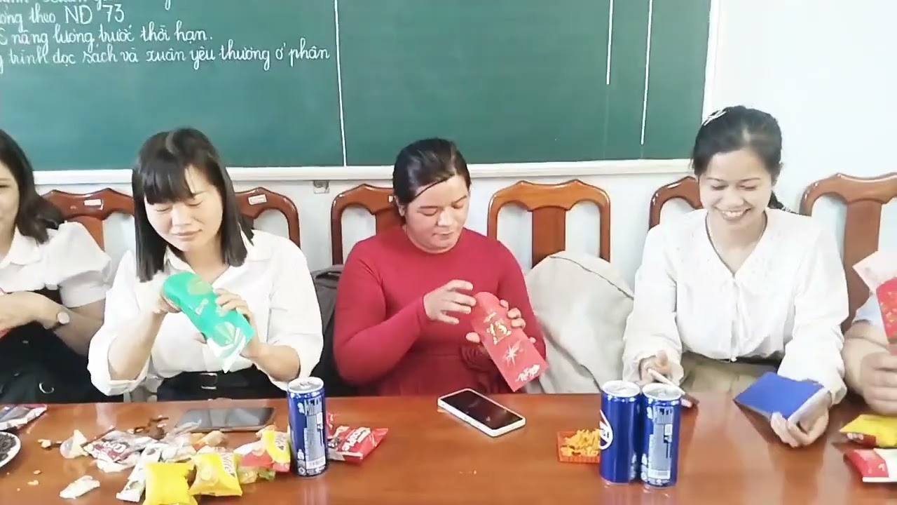 Cùng Mở Bao Lì Xì Xem Ai May Mắn Nhất Nào. Lý Tự Trọng Gặp mặt đầu năm 2026.