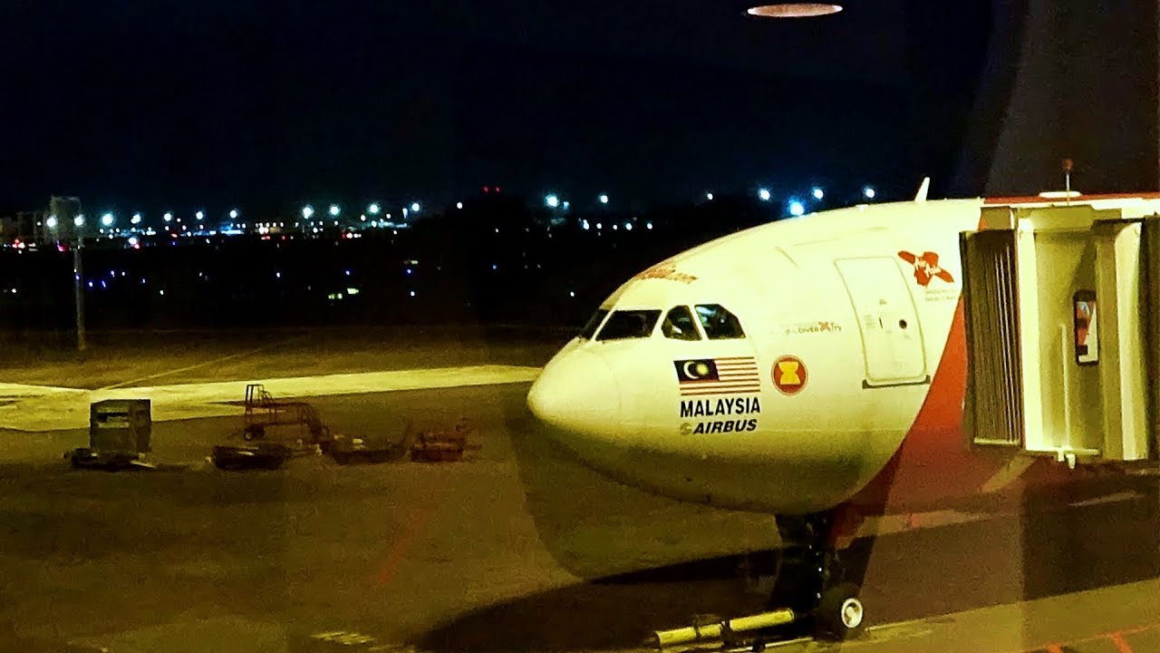 GreatFlyer. Takeoff Airbus A330 AirAsia X flight Kuala Lumpur - Jeju / Взлет A330 из Куала-Лумпур