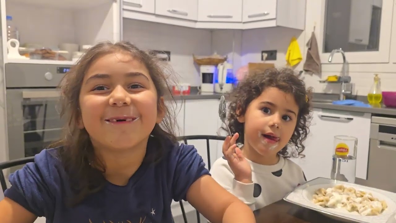 Eğlenceli mantı yeme yarışması 💃 Ayla Deniz ve Demir yarışıyor kim birinci olacak 