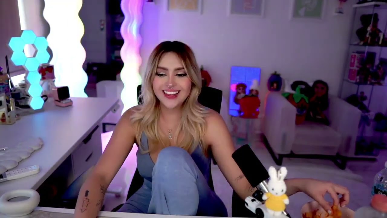 ROL MINECRAFTERO UWU Y SEGUIMOS EL JUEGO DE MIEDO Redes @AriGameplays