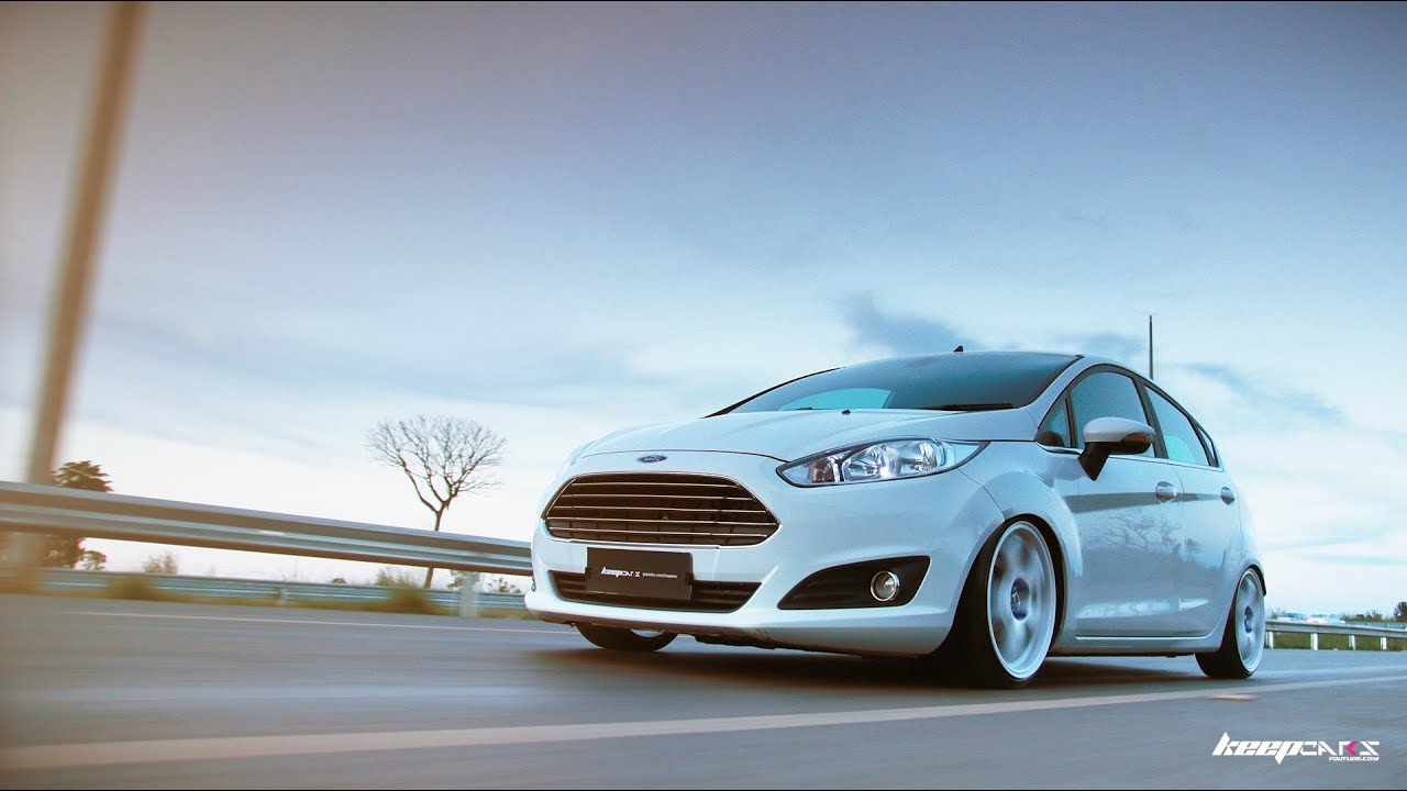 New Fiesta Hatch nas rodas aro 17
