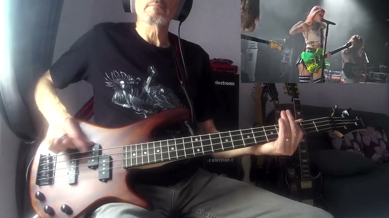 WET LEG ** Chaise Longue ** (Live Version) Bass & Guitar Cover