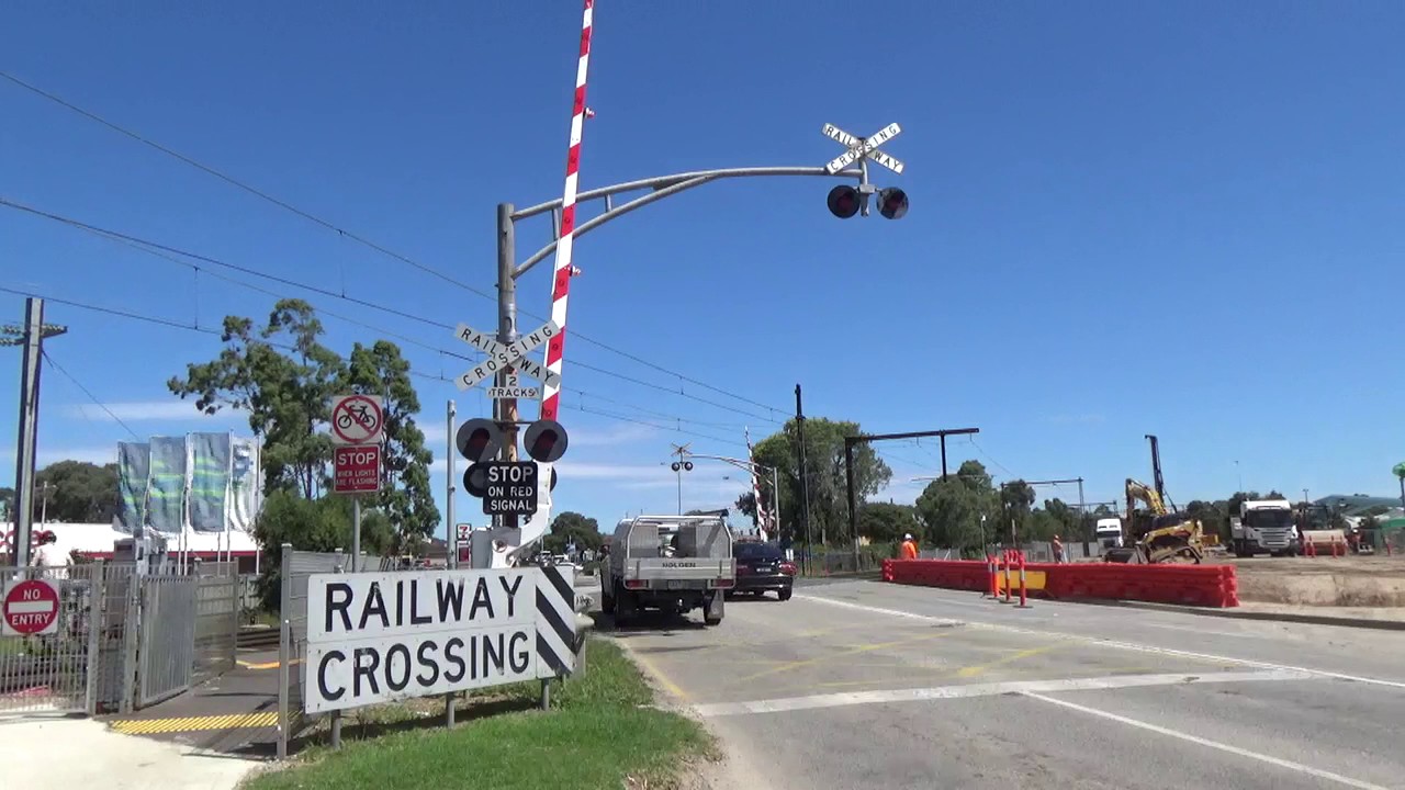 Heatherton Rd Level Crossing, Noble Park, Before Upgrade