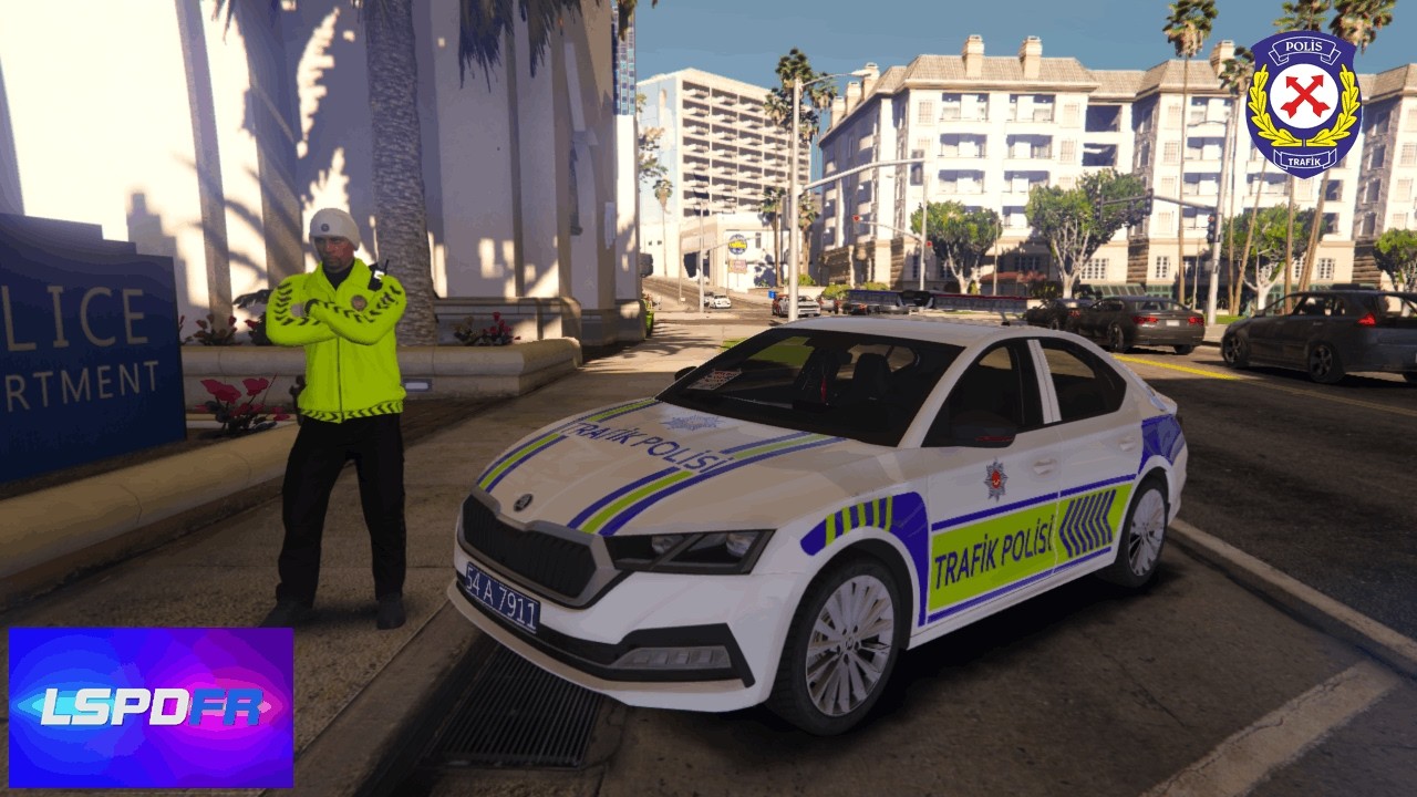 GTA V LSPDFR BÖLÜM (9) SKODA OCTAVİA TRAFİK POLİSİ E-5 TE ZİNCİRLEME KAZA OLDU !!!