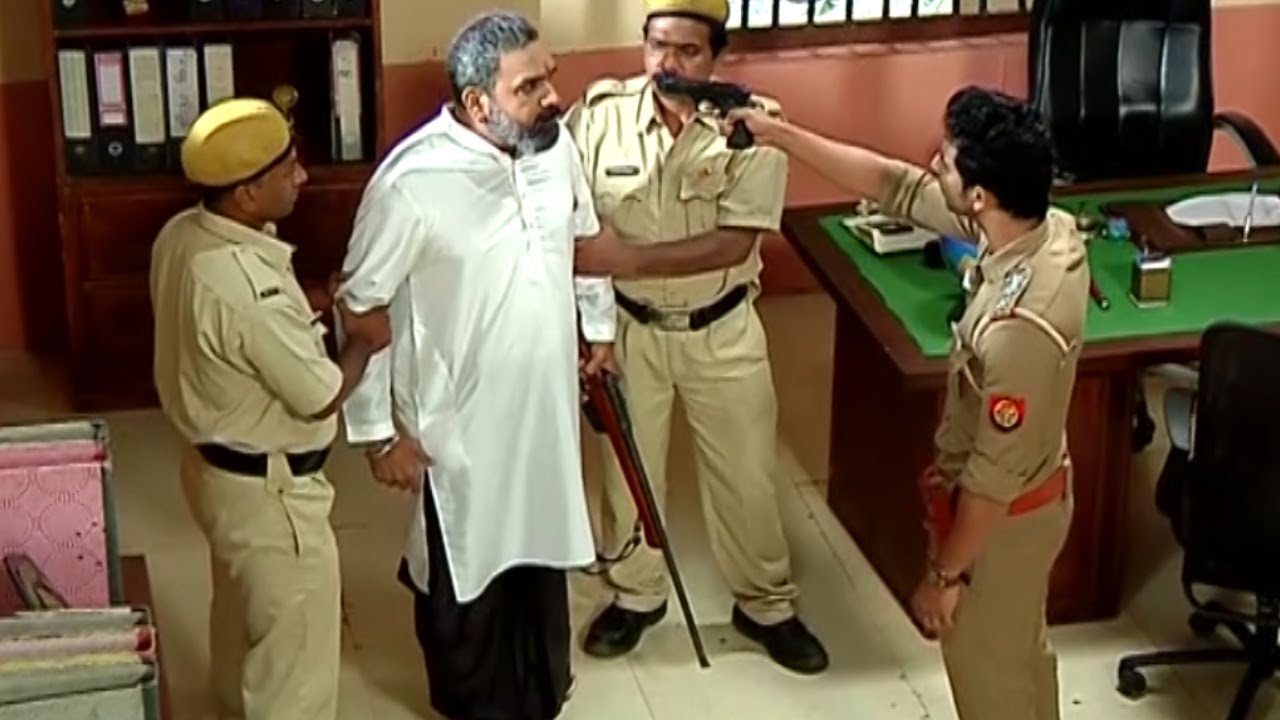 Udaan | Kamal Narayan Comes To Kill Ragini At Police Station | ChakorSuraj