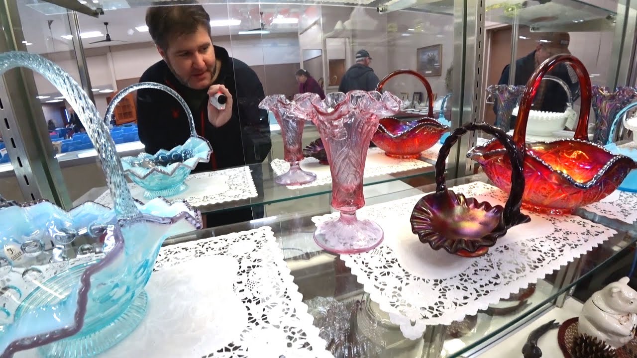 HUNTING VINTAGE GLASSWARE - Eric At The Auction
