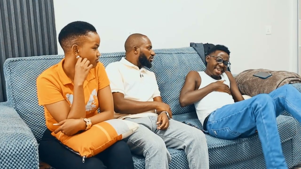 Ukikaa Na Roommate Wa Wivu.