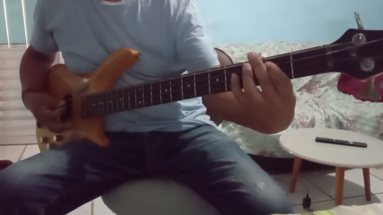 CHRIS  ISAAK..Wicked game...Bass cover.