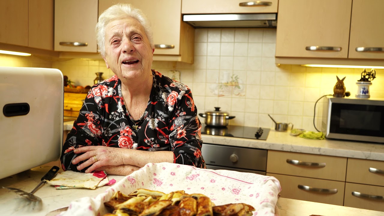 La Nonna prépare des biscuits authentiques, quel délice ! 😱