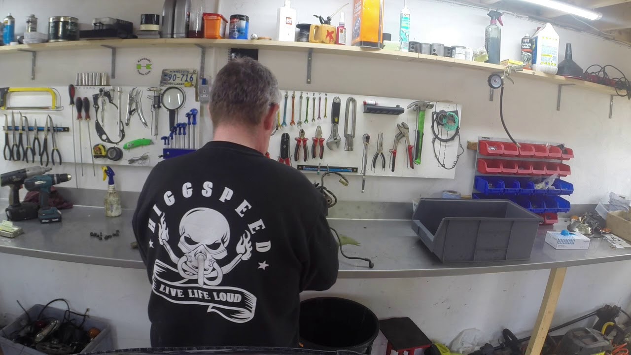 HIGGSY'S MAN CAVE  SUZUKI GT550 PART 2.1