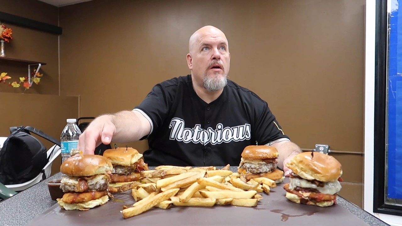 20 MINUTES TO FINISH THEIR BIGGEST BURGER PLATE EVER