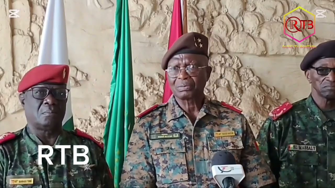 Chefe do Estado-Maior General Biaguê Na N'ta visita Primeiro-Ministro Braima Camará