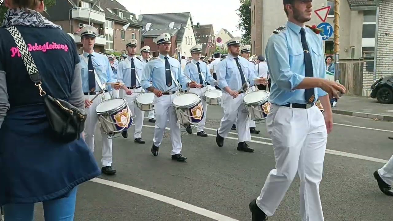 Schützenfest Orken 2023 - Fahnen- und Hörnerparade