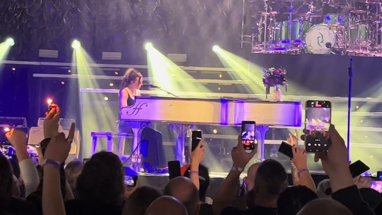 Lzzy Hale and Amy Lee - Break in (LIVE) Quebec City 26-10-2024