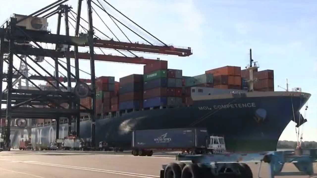 Biggest ship to call on JAXPORT arrives at TraPac Jacksonville