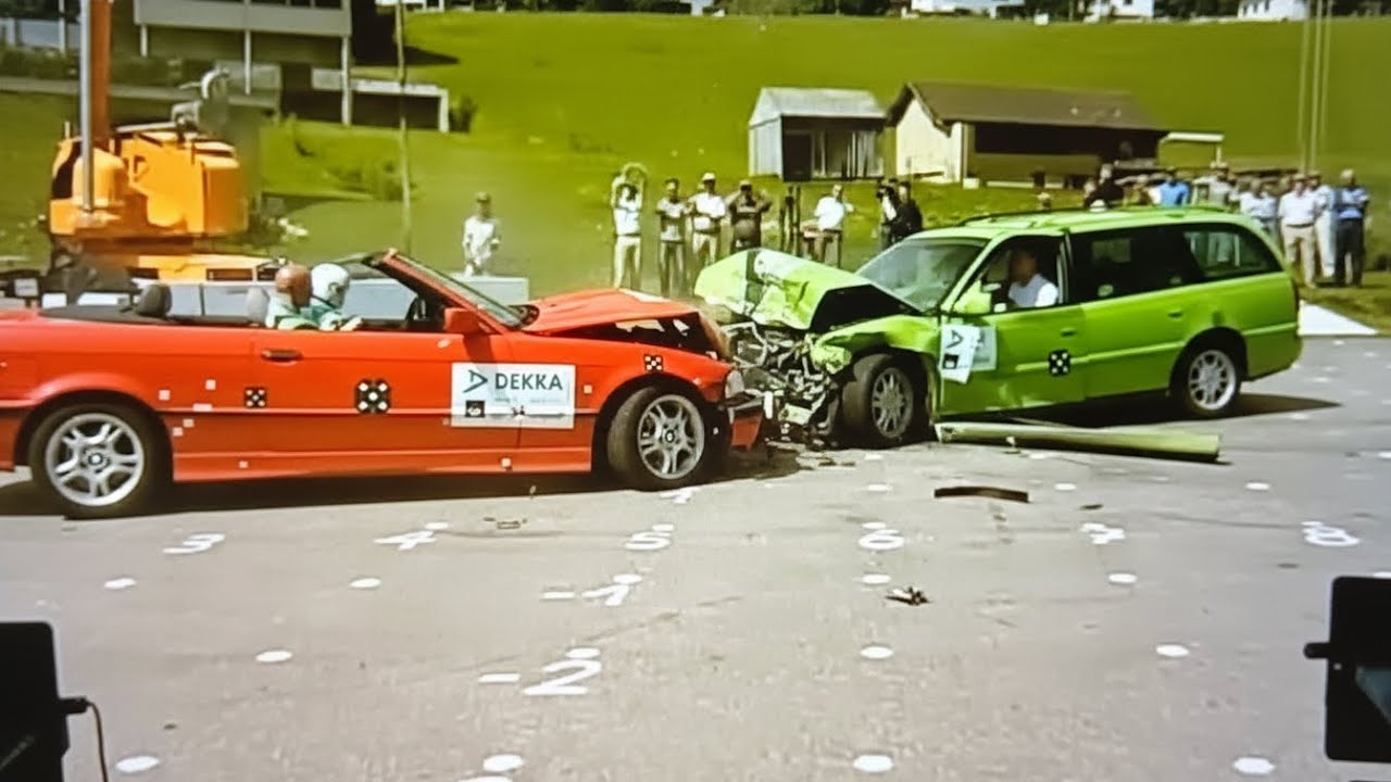Краш-тест старой и новой BMW 3 серии &ndash; 50 лет эволюции краш-тестов.