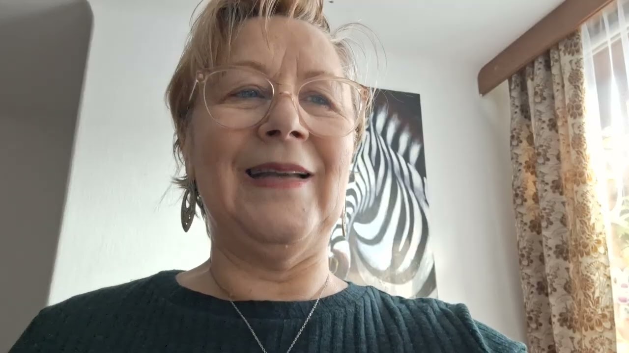 1 Тимофею 6 Отвращайся от негодного пустословия.