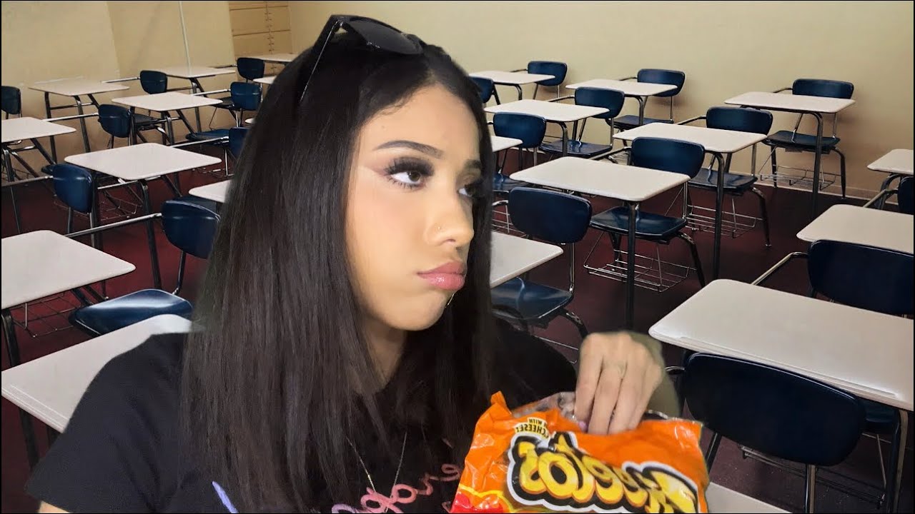 ASMR| Hot Cheeto Girl Gets Jealous Over New Girl 🌶😒 (Aggressive asmr roleplay)