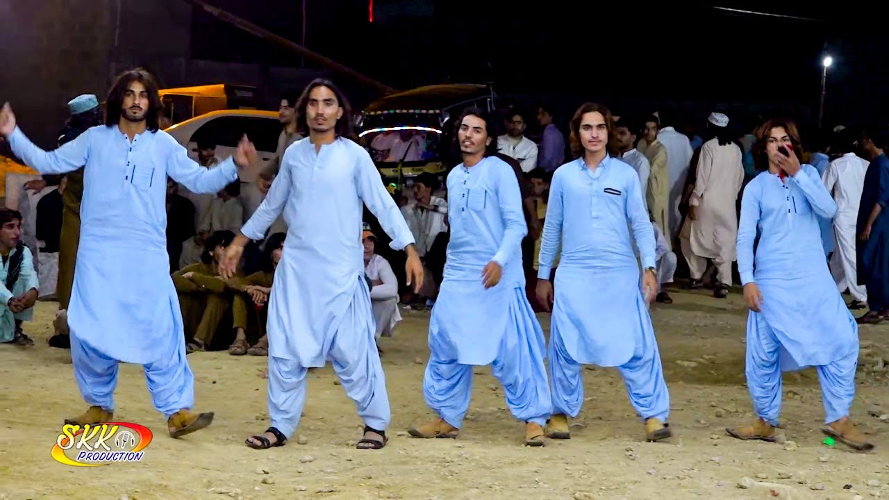 khan muhammad minawal attan song _ Zi Da Watan Pa Lori _ Masood Attan. Karachi Progaram